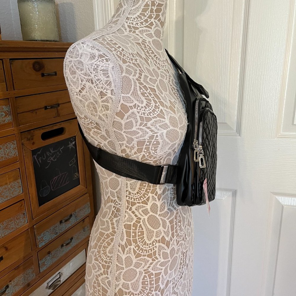 Quilted Sling Bag- Belt Bag- Black- Nylon Polyester - NWT - Picture 6 of 8